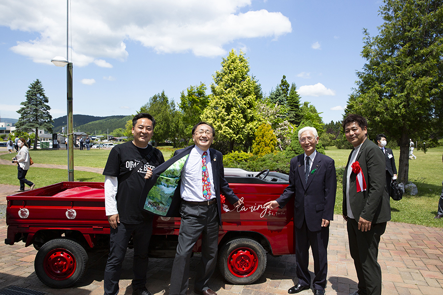 オープニングセレモニーが開催されました。4